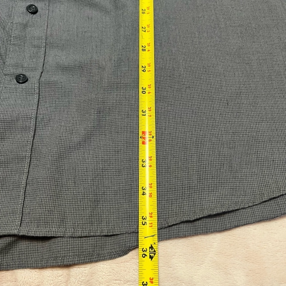 Axist button up - Picture 3 of 9